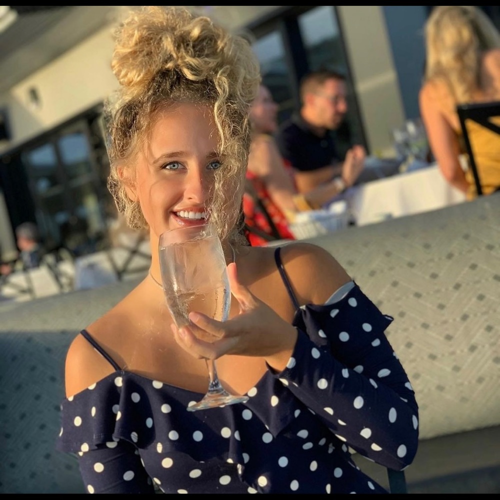 Meet your Posher, Alexis!
